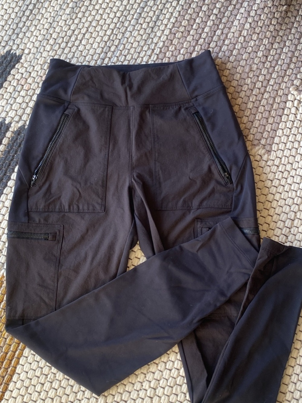 Athleta Headlands Hybrid Cargo II Tight Pants Size 4